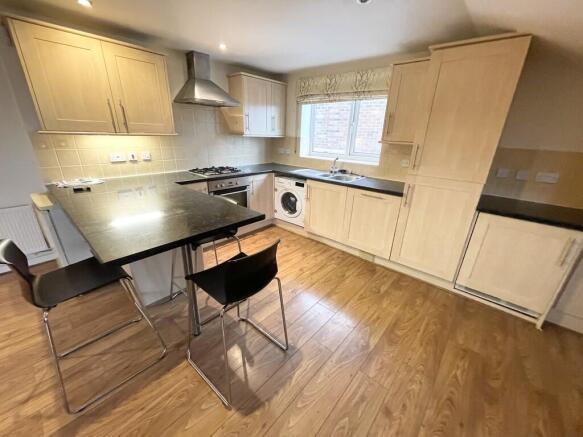 3 bed Apartment for sale Image 5
