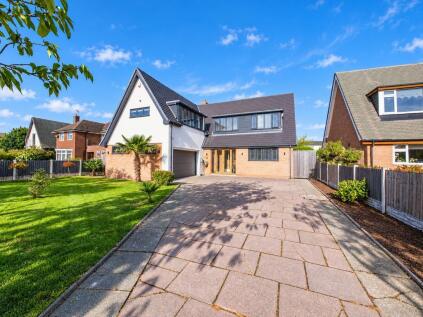 Westcliffe Road, Birkdale, Southport, Merseyside, PR8 2LB