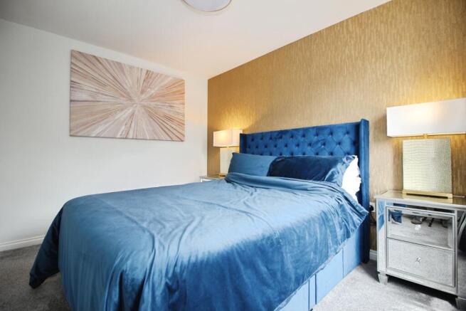 2 bed Flat for sale Image 4