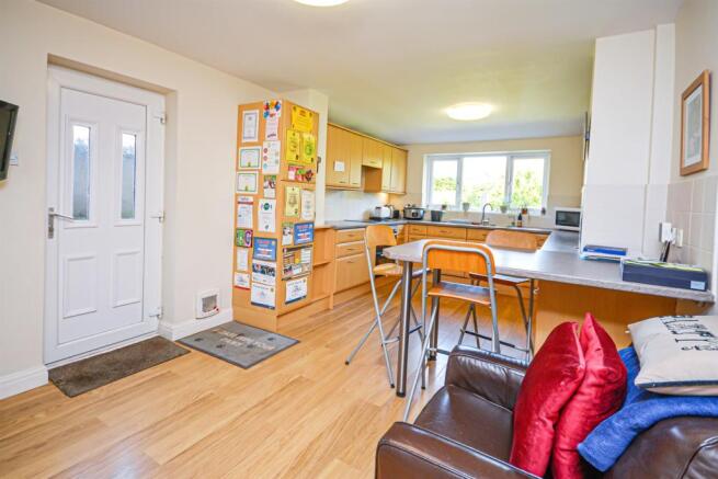 Kitchen/Breakfast Ro