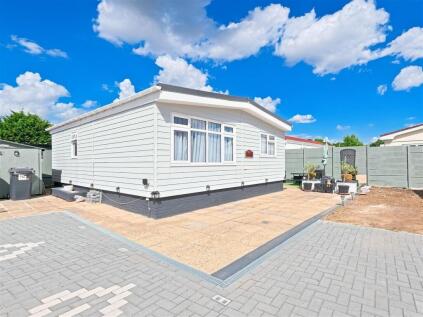 Dengrove Park, Broadoak, Canterbury