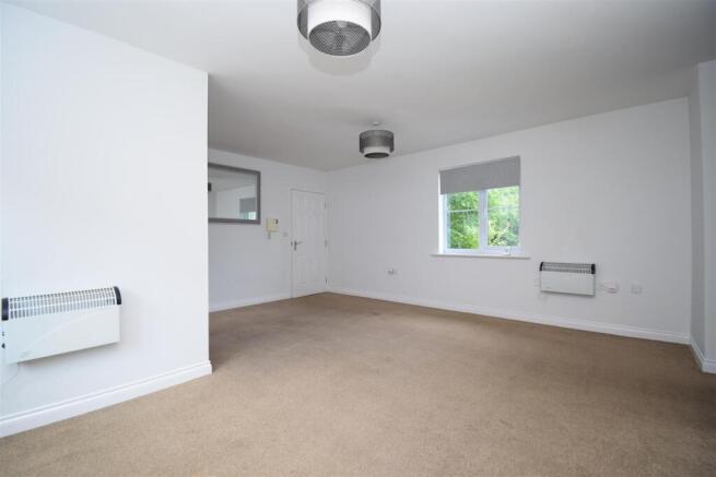 2 bed Flat to rent Image 5