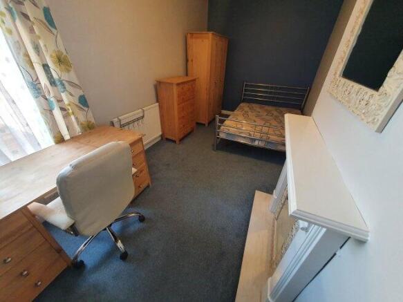 4 bed House Share to rent Image 4