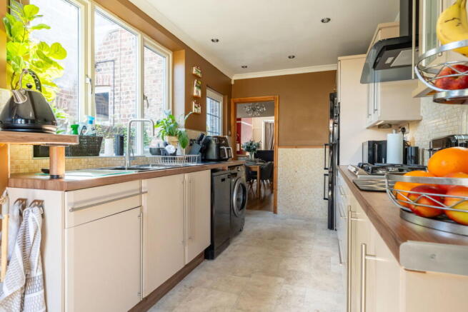 3 bed Terraced for sale Image 9