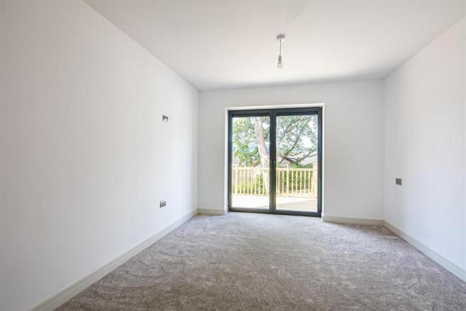 2 bed Apartment for sale Image 10