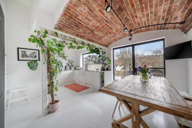 1432044-20-69c3f9...