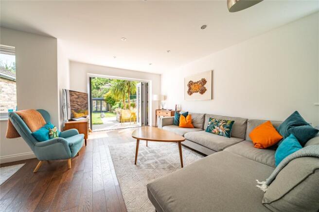 5 bed Detached for sale Image 10