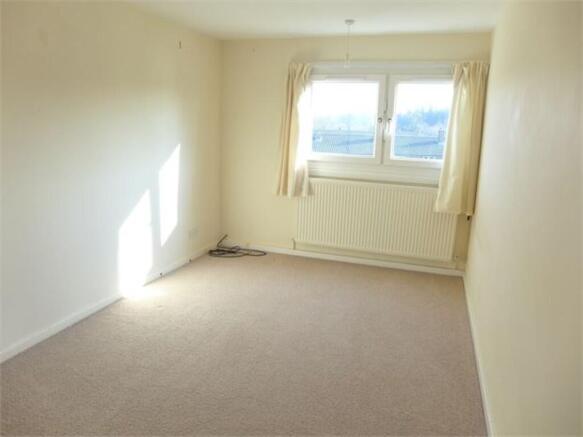 2 bed Apartment to rent Image 4