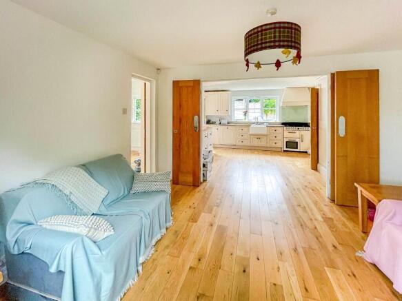 4 bed Detached for sale Image 6