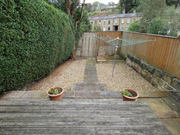 2 bed Terraced to rent Image 7