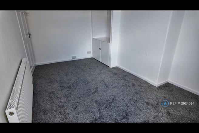 2 bed Terraced to rent Image 6