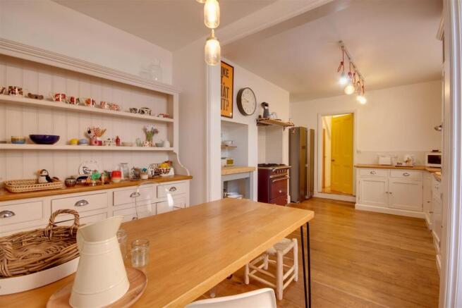 3 bed Terraced for sale Image 7