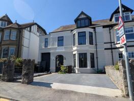 8, Nant Y Gamar Road, Craig Y Don, Llandudno LL30 1YE