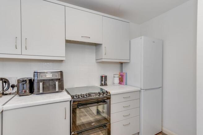 2 bed Flat for sale Image 6