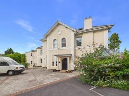 Flat 8, White Gables, Rawlyn Road, Torquay TQ2 6PQ