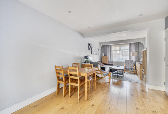 1356902-13-68daad...