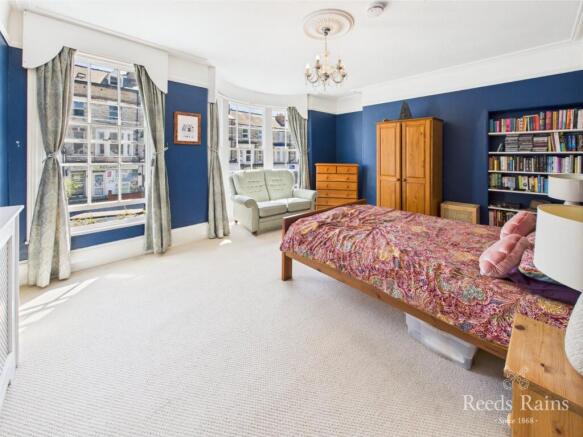 3 bed Terraced for sale Image 8