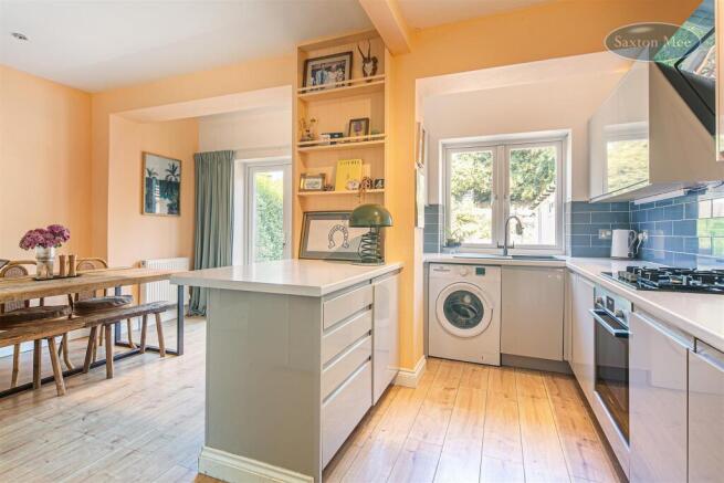 3 bed Semi-Detached for sale Image 8