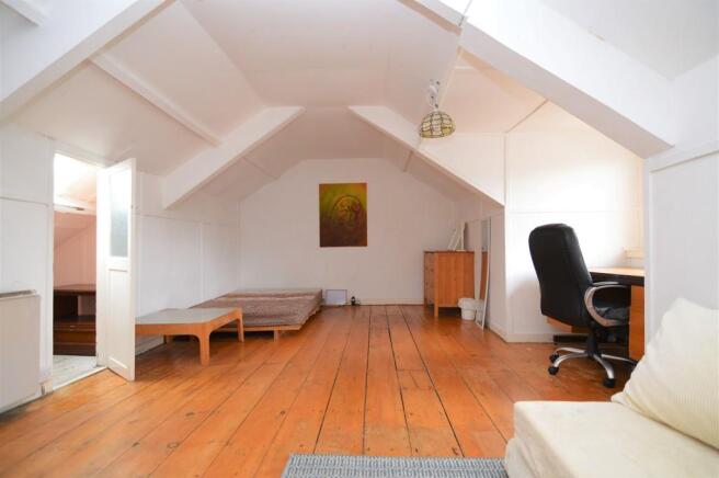BEDROOM SEVEN
