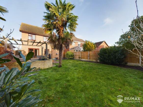Rear Garden (2).jpg