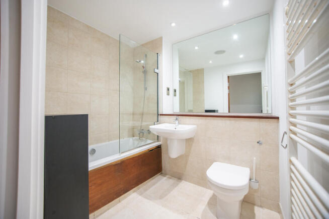 2 bed Flat to rent Image 10