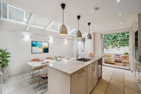 Warriner Gardens, London, SW11