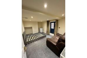 13, King Square, Bridgwater TA6 3DG