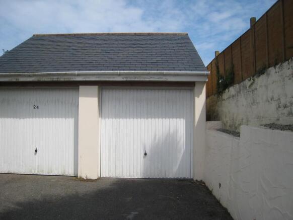 Garage & Parking