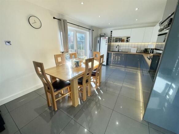 3. DINING KITCHEN.jpg