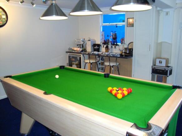Garage/Games Room