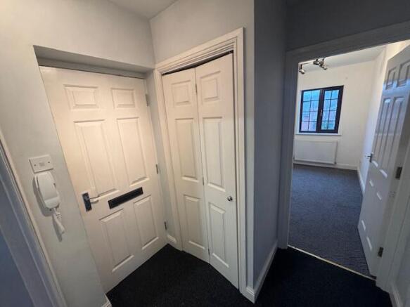 2 bed Apartment to rent Image 9
