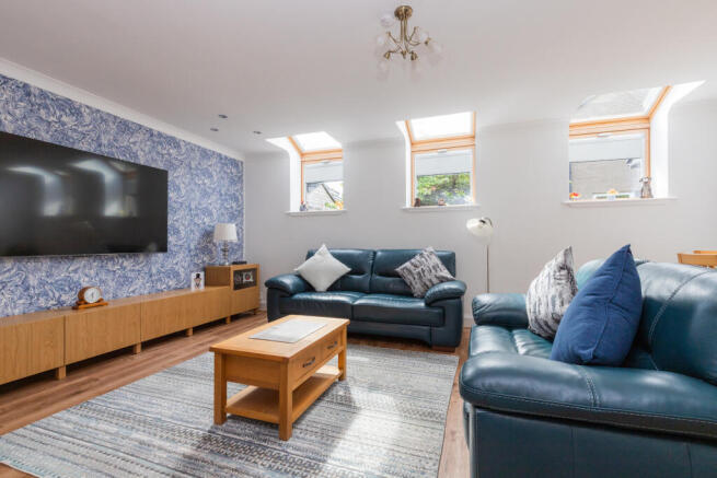 Torr Cottage Torr Avenue PA11 3QZ-7
