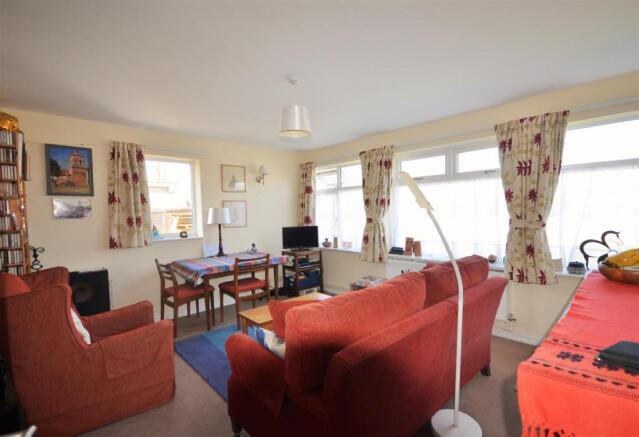 Sitting/Dining Room