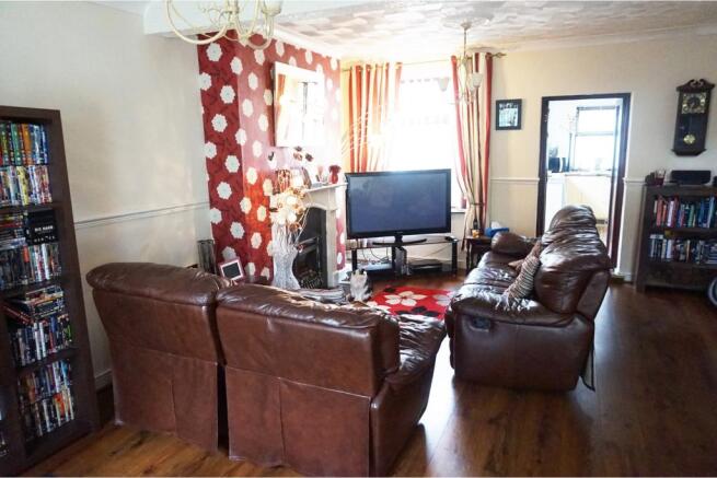 Lounge/Dining Room
