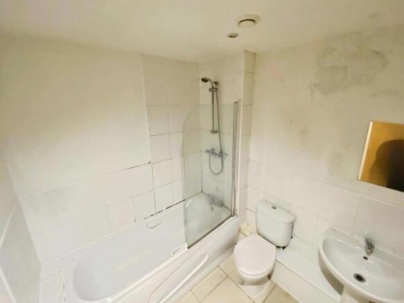 2 bed Apartment for sale Image 4