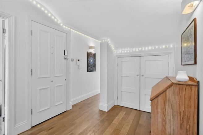 2 bed Apartment for sale Image 9