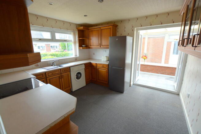 Leesway Drive, Denton, M34, Tameside photo 4