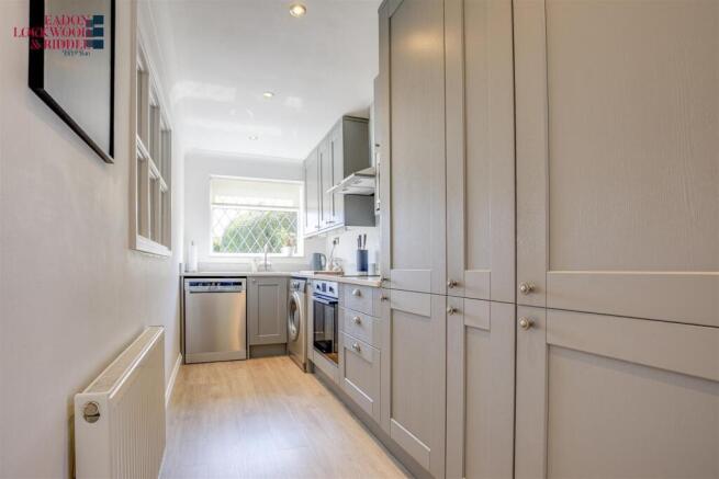 3 bed Detached for sale Image 3