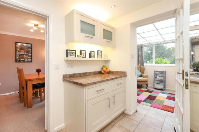 Kitchen2.jpg
