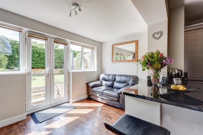 36FarnabyDrive(Interior)(10of25).jpg