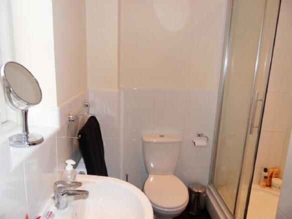 En-suite to Master
