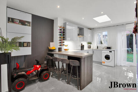 Deansbrook Road, Edgware, Middlesex, HA8
