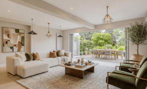 22, Baxendale, Whetstone, London N20 0EG