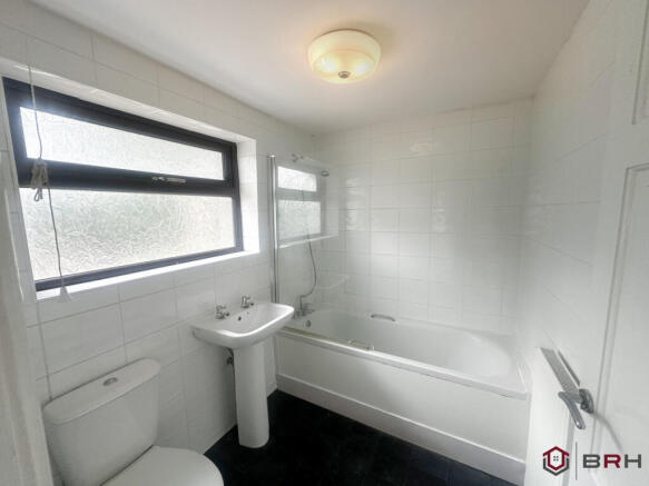 3 bed Semi-Detached to rent Image 6