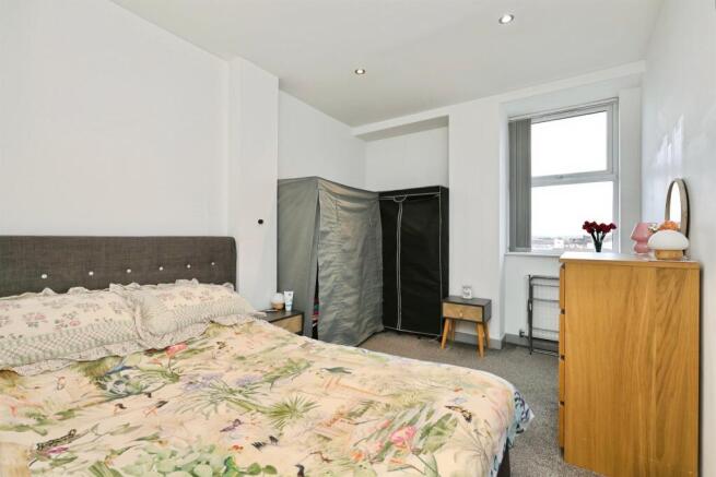 1 bed Flat for sale Image 8