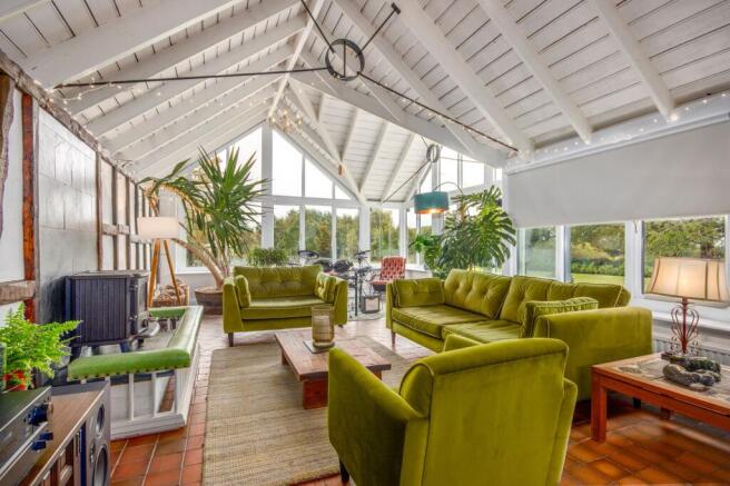 Garden/Entertainment room