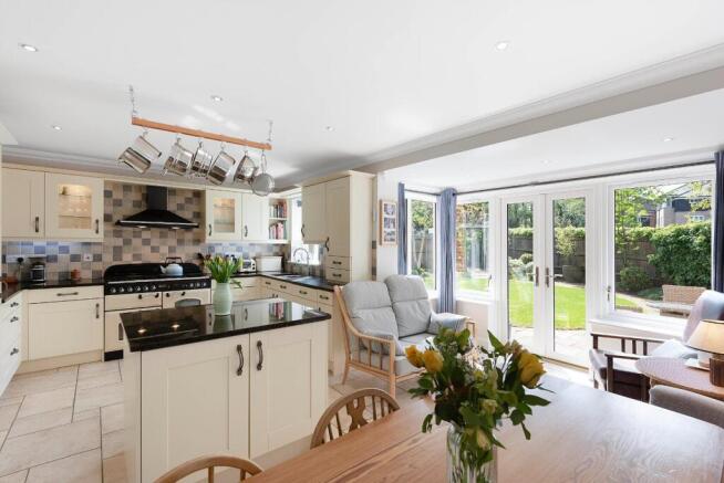 1 Almoners Field [Open-Plan Kitchen] 01.jpg