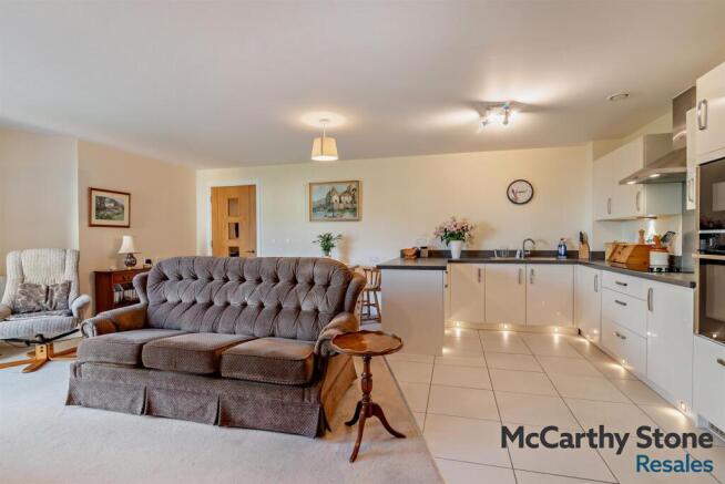 1 bed Apartment for sale Image 11