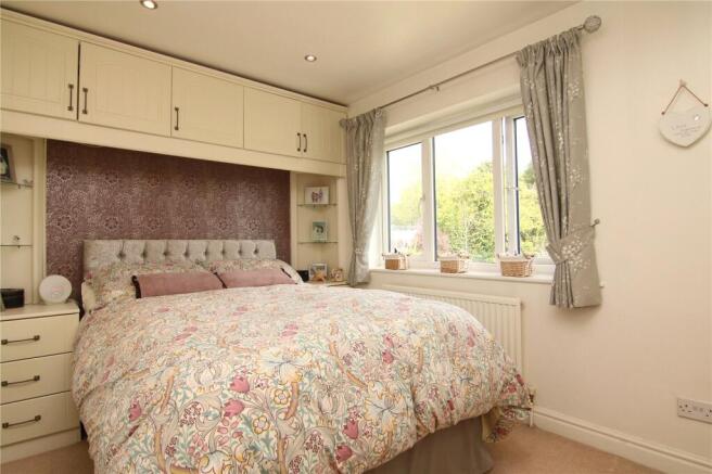 4 bed Detached for sale Image 11