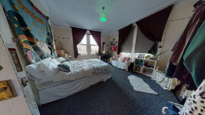 7 bed Flat to rent Image 11